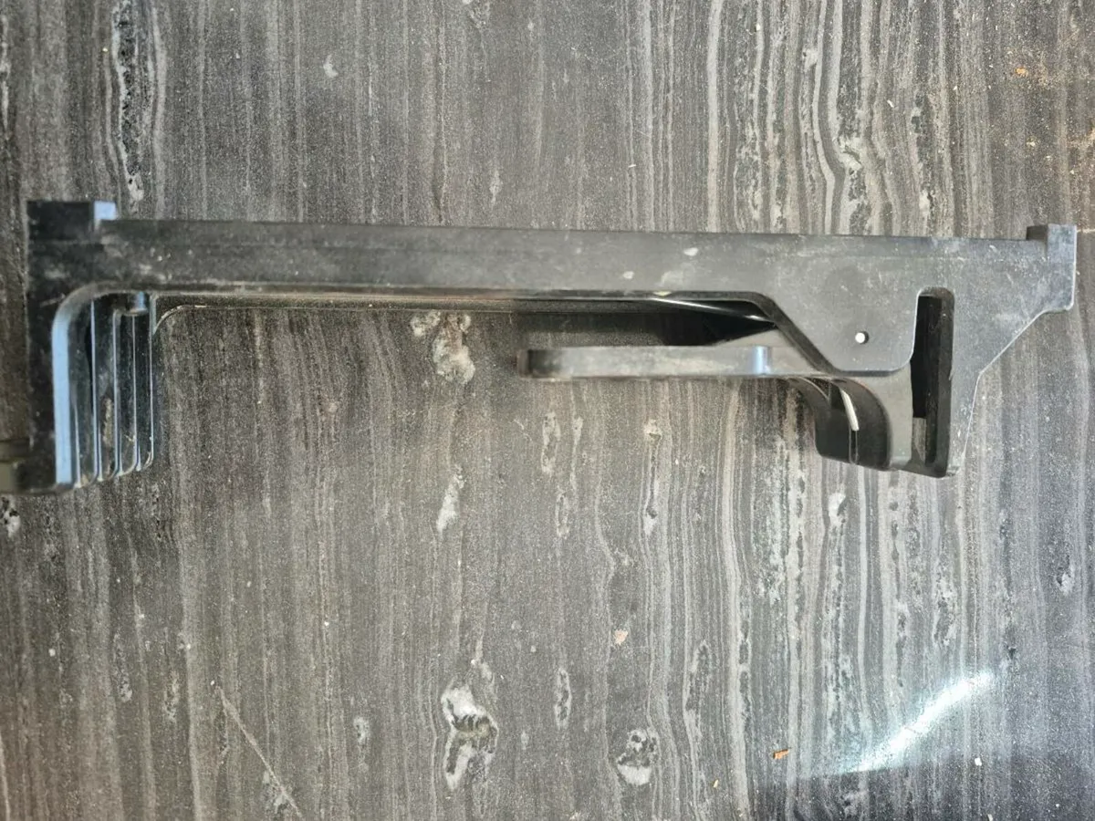Dewalt N425527 Wall Mount Horizontal Bracket laser - Image 1