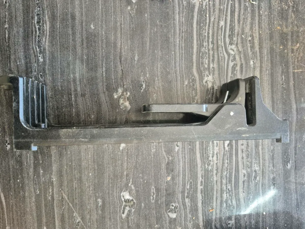 Dewalt N425527 Wall Mount Horizontal Bracket laser - Image 2