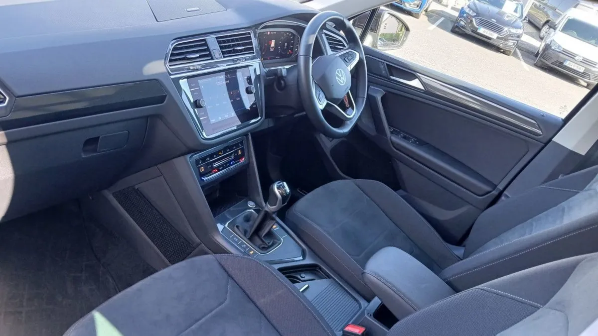 Volkswagen Tiguan Elegance 2.0 TDI 150HP  bluetoo - Image 3