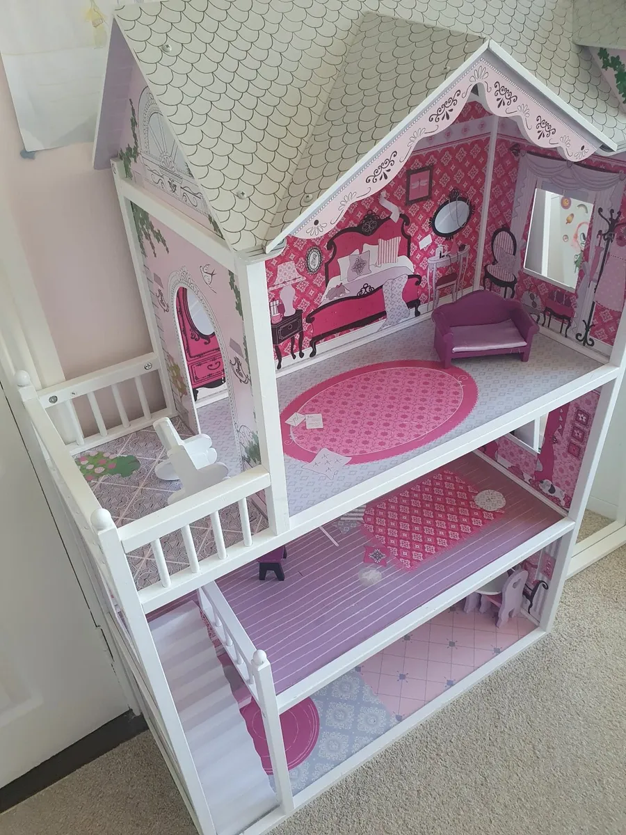 Doll house - FREE - Image 2