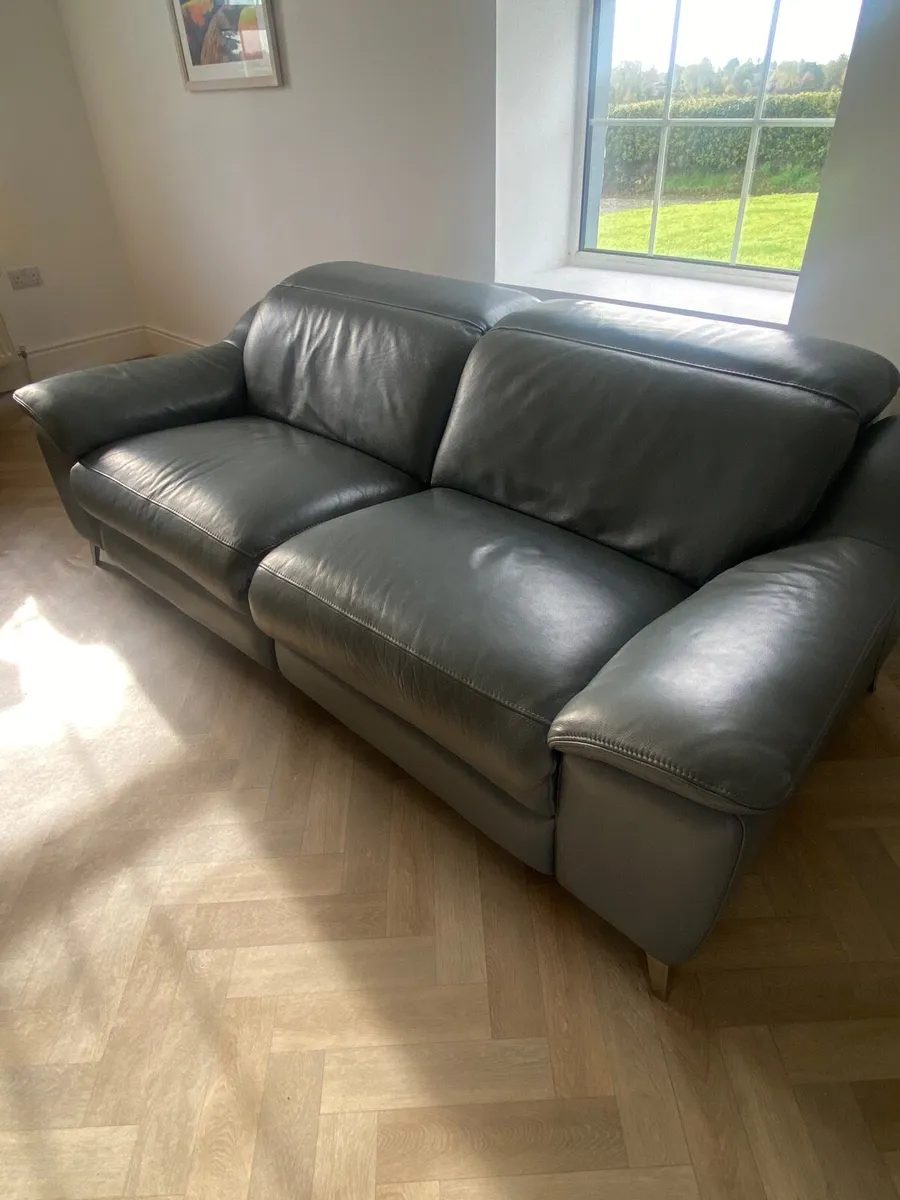 Ez living Power Recliner - Image 3