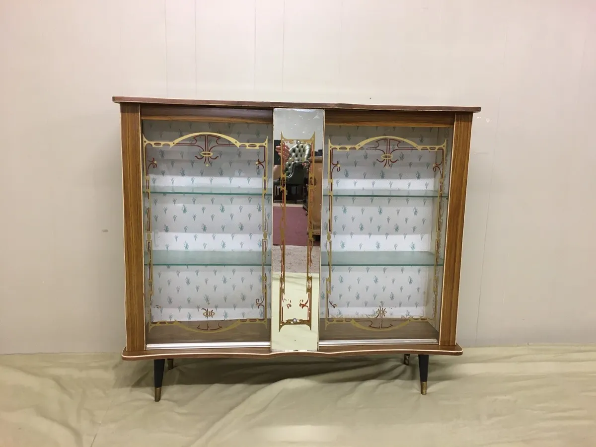 Retro Display Cabinet - Image 2