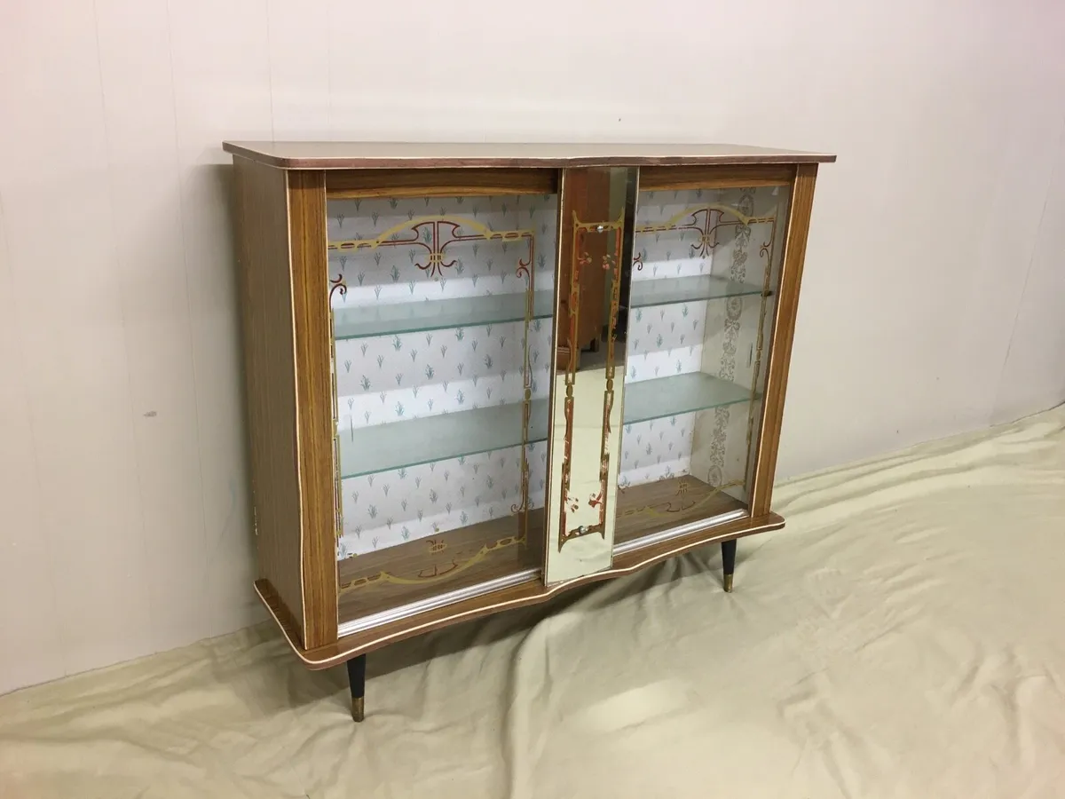 Retro Display Cabinet - Image 3