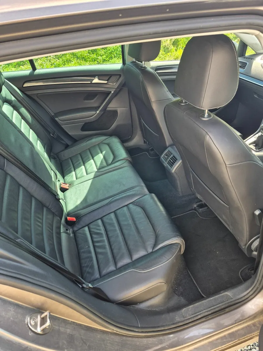 VOLKSWAGEN GOLF HIGHLINE 1.6 TDI MANUAL 5SPEED - Image 4