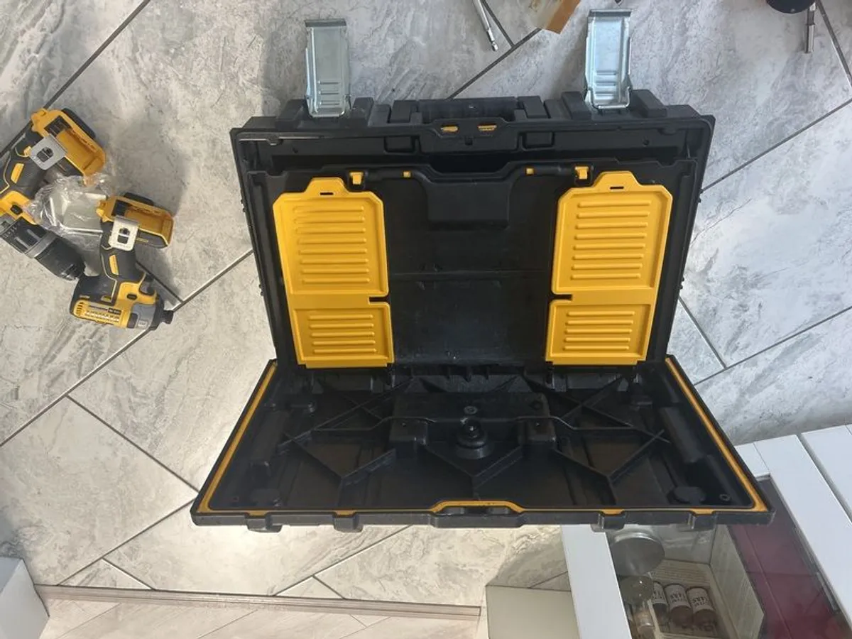 Dewalt toolbox - Image 4