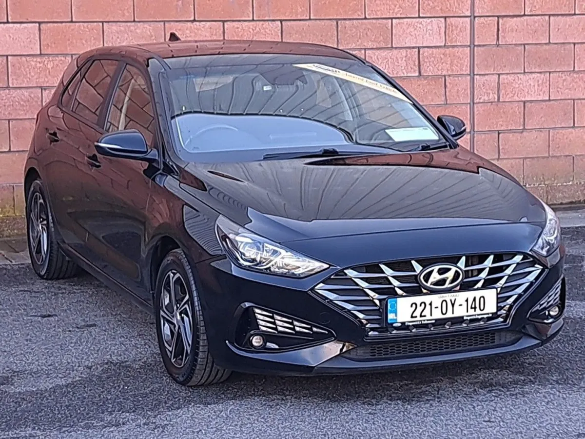 Hyundai i30 Deluxe Model 1.6 Diesel. - Image 2