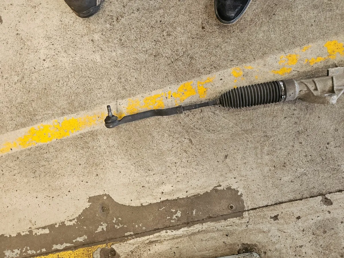 Nissan xtrail 1.6 diesel Steering rack - Image 2