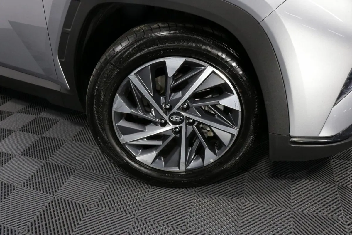 Hyundai Tucson Executive Plus 1.6l Diesel SUV - Image 4
