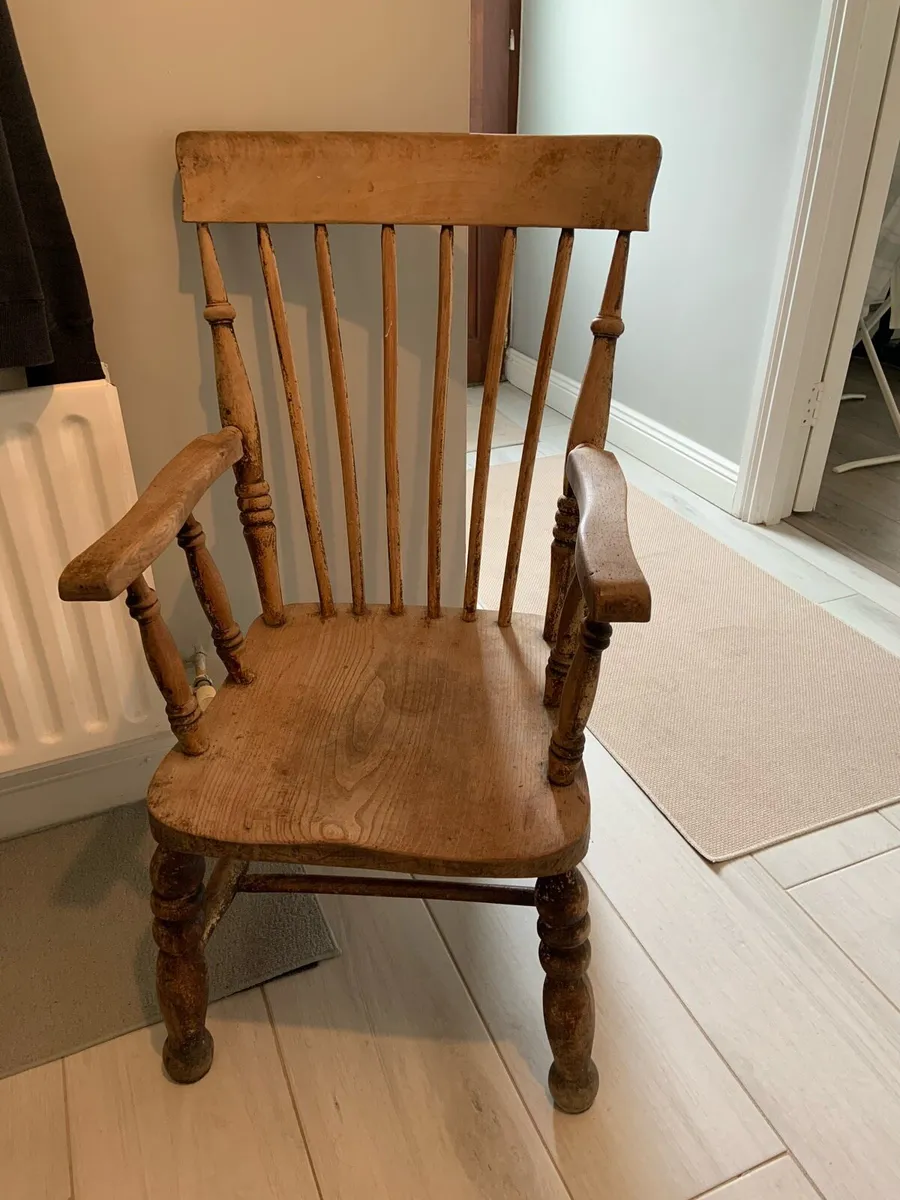 Antique Windsor Armchair – 19th Century Charm - Image 1