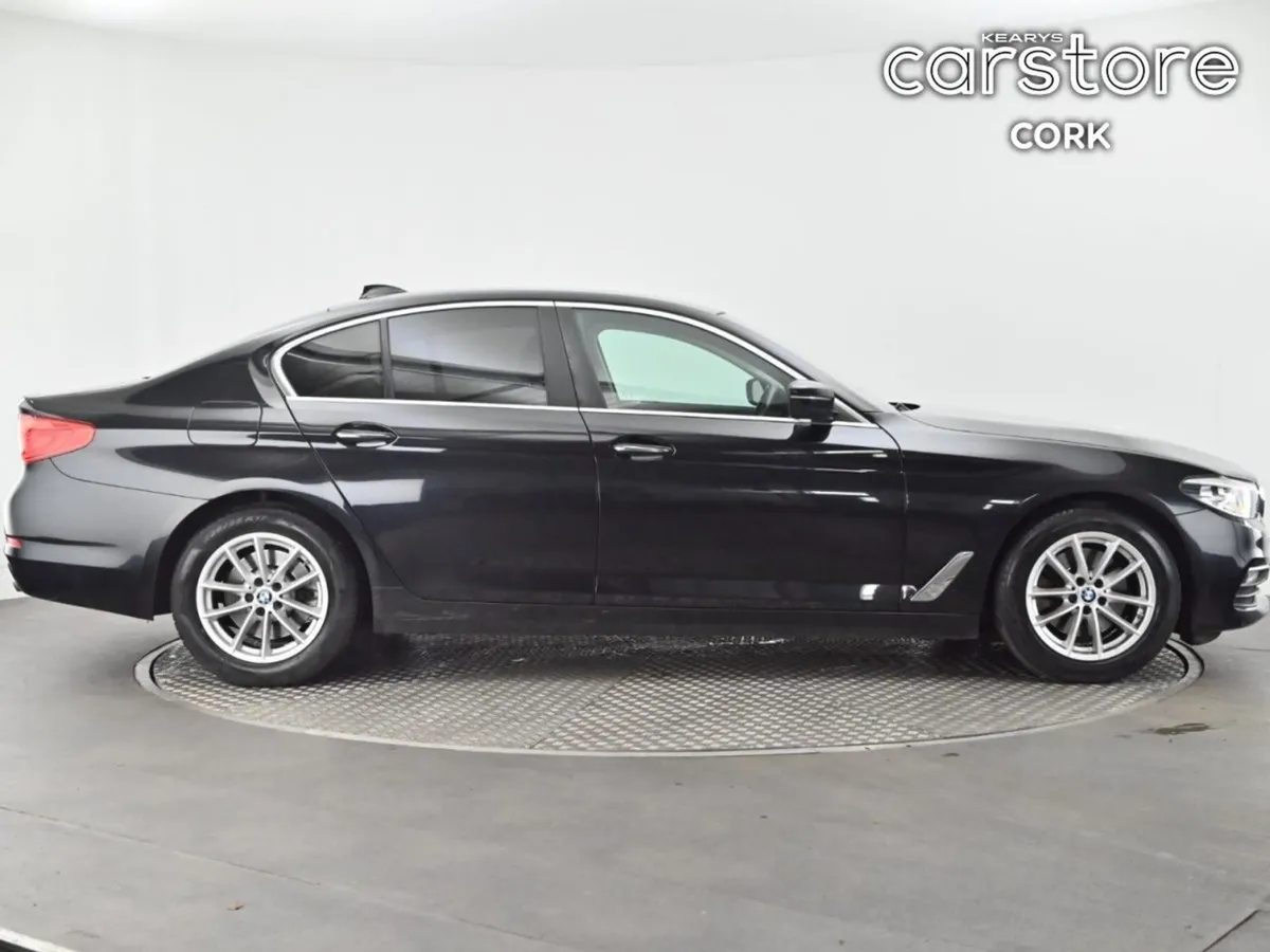 BMW 5 Series 520d SE 18  Auto - Image 2