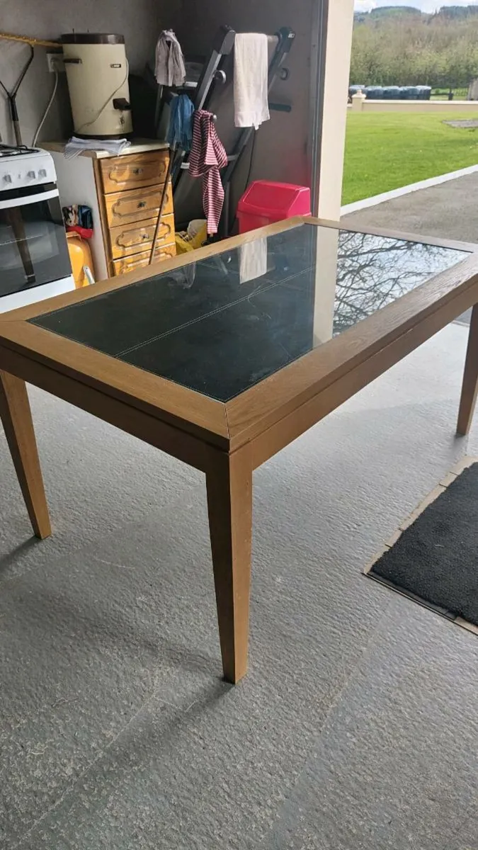 Table and Chairs - Image 2
