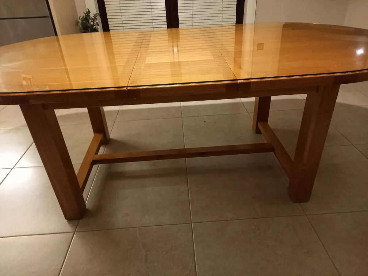 Kitchen table - Image 1