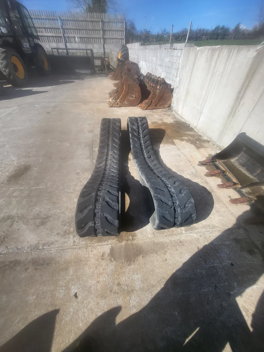 KUBOTA  3 TON RUBBER TRACKS - Image 2