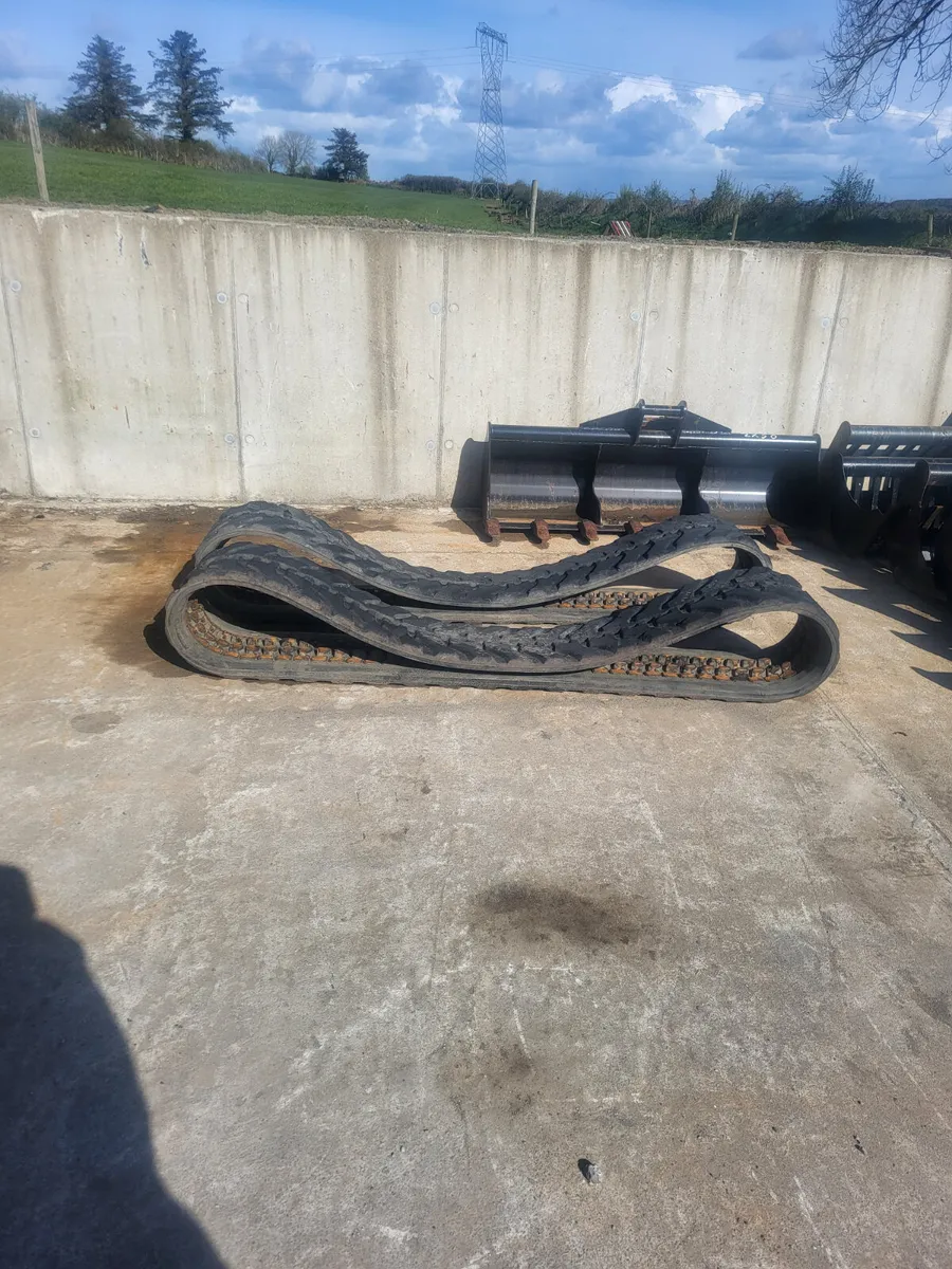 KUBOTA  3 TON RUBBER TRACKS - Image 3
