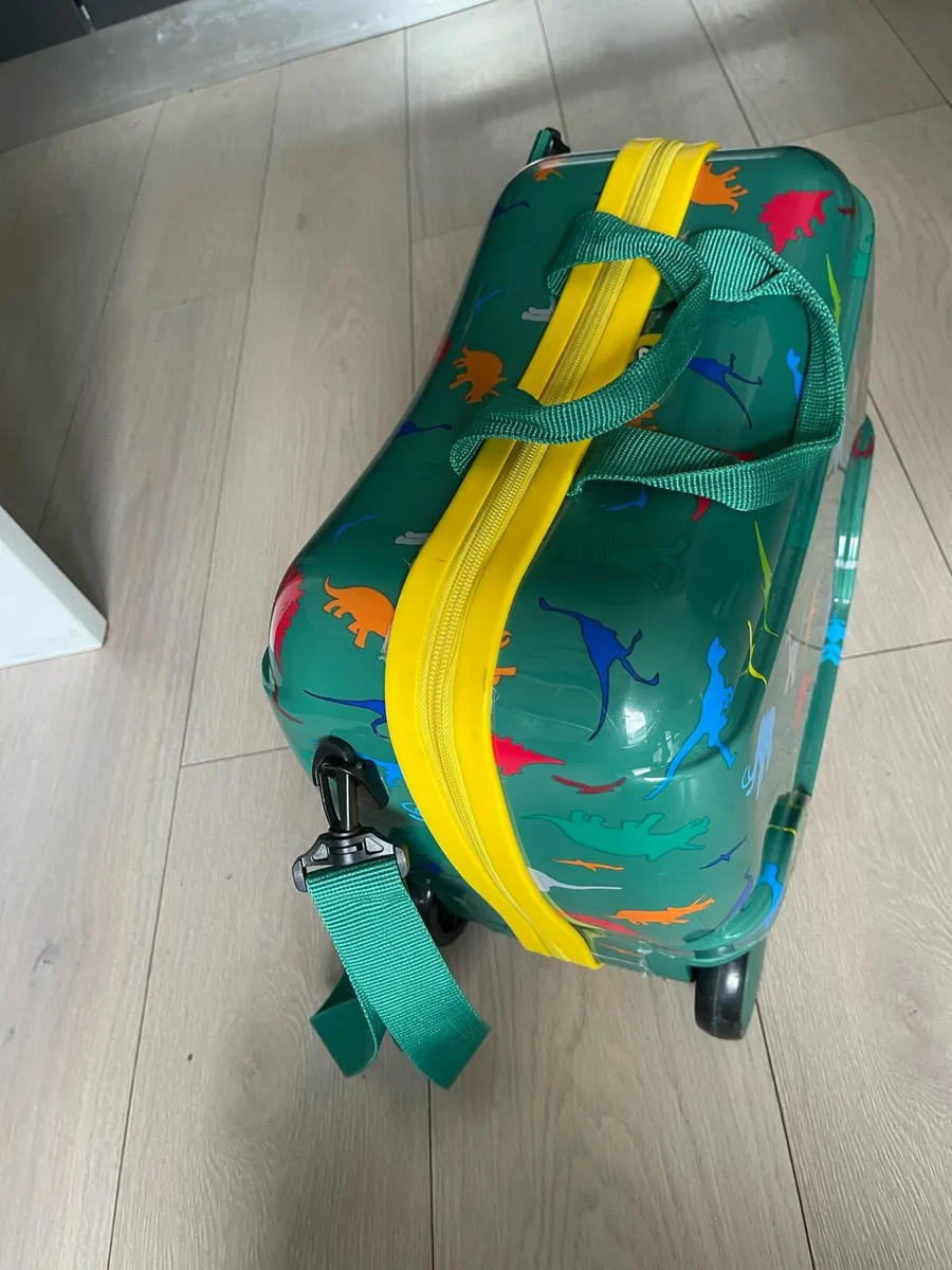 Kids Suitcase - Image 2