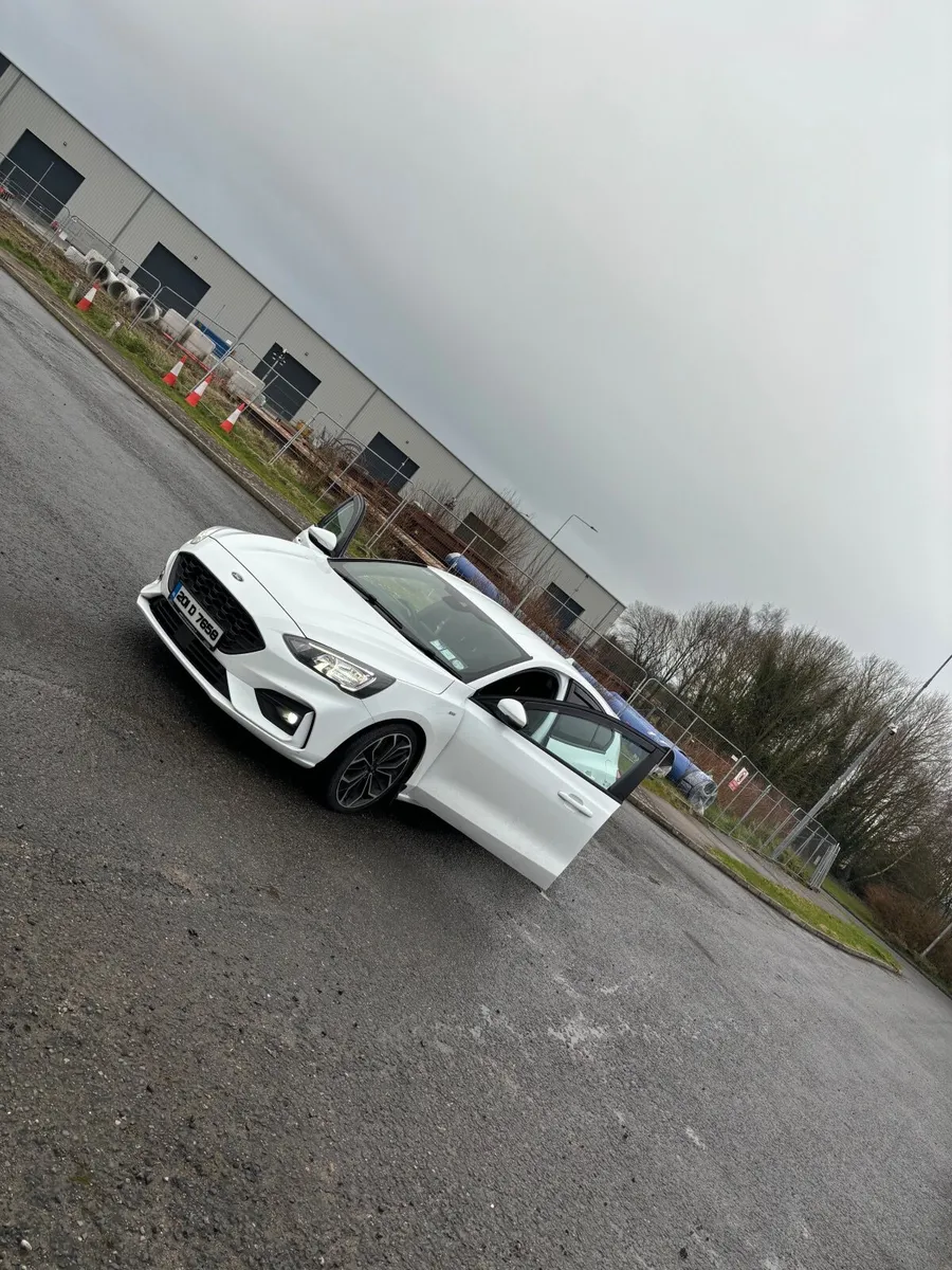 Ford Focus 2020 - Image 2