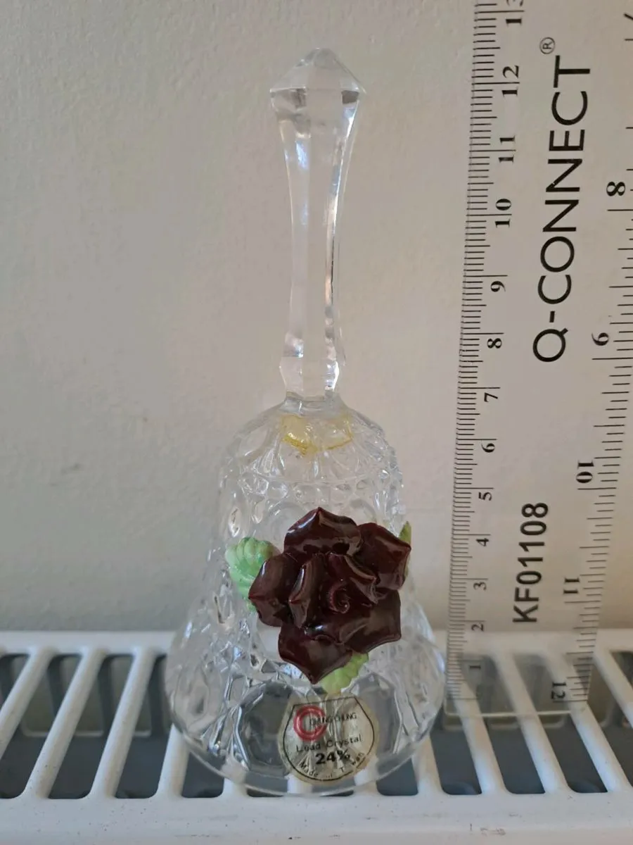 Crystal bell with red rose Chung Chung - Image 2
