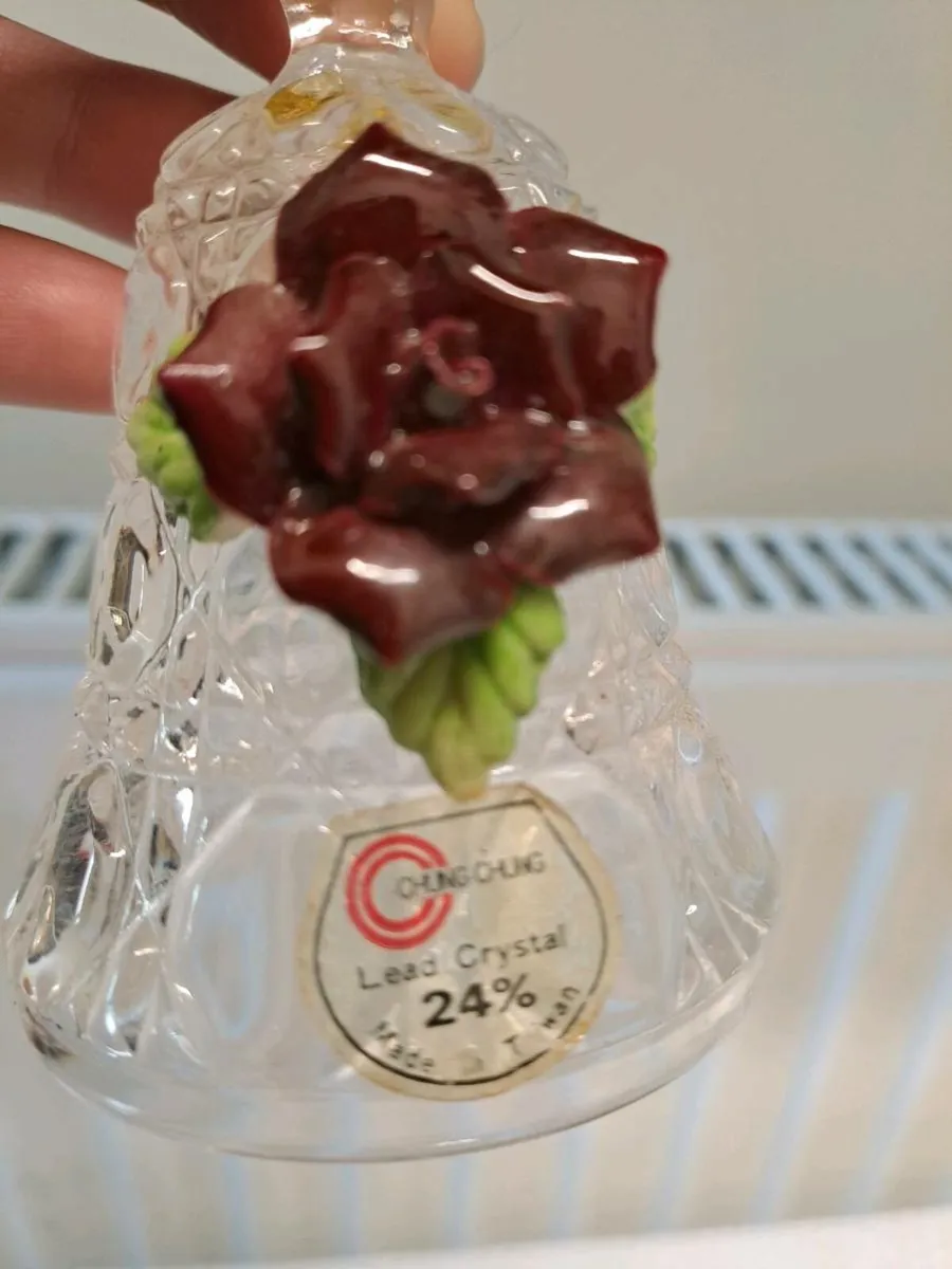 Crystal bell with red rose Chung Chung - Image 4