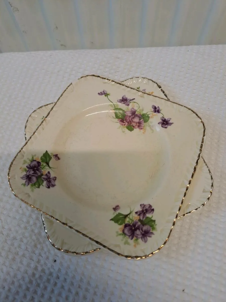 2 Square Ridgway plates - Image 1