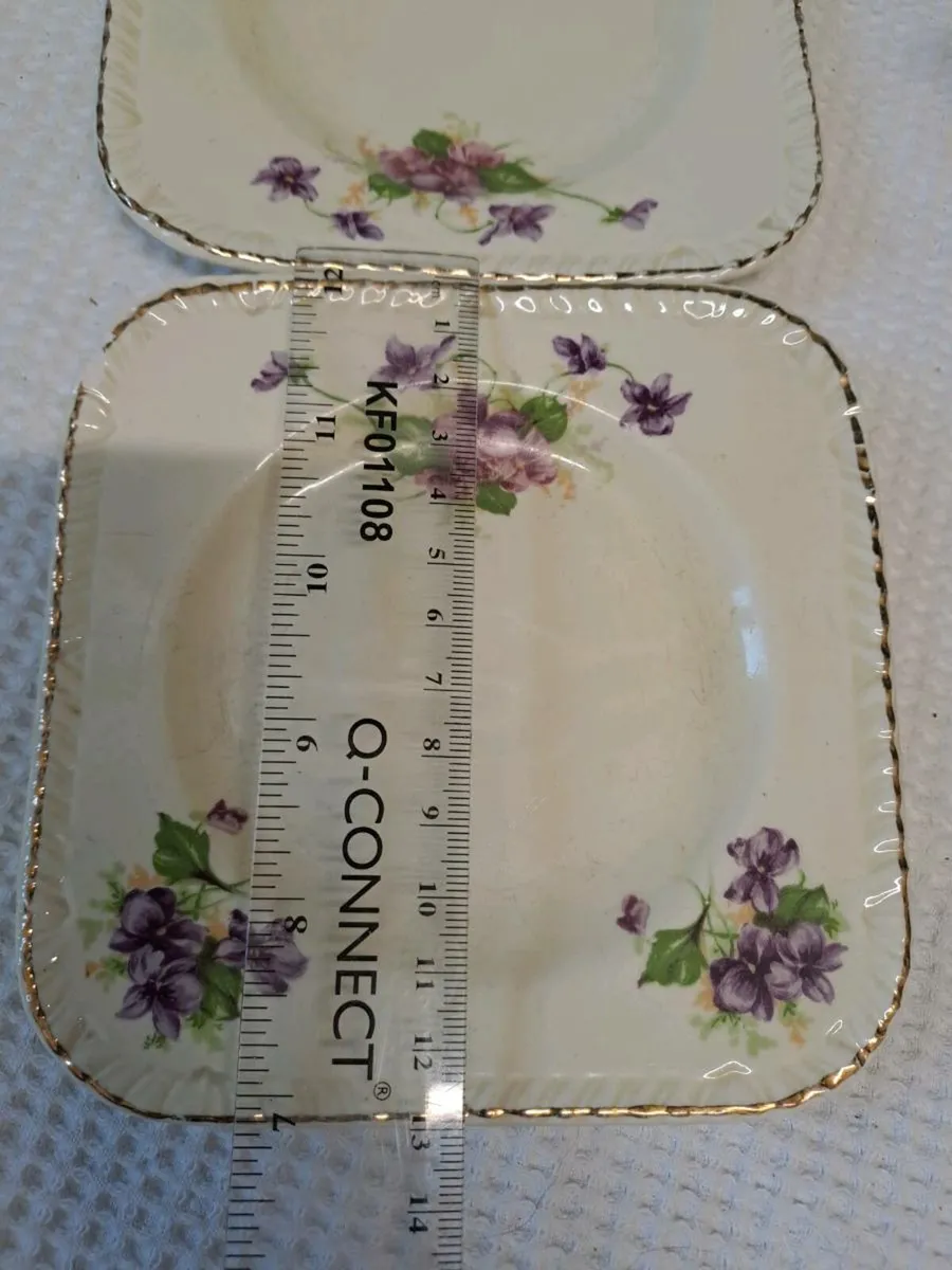 2 Square Ridgway plates - Image 3