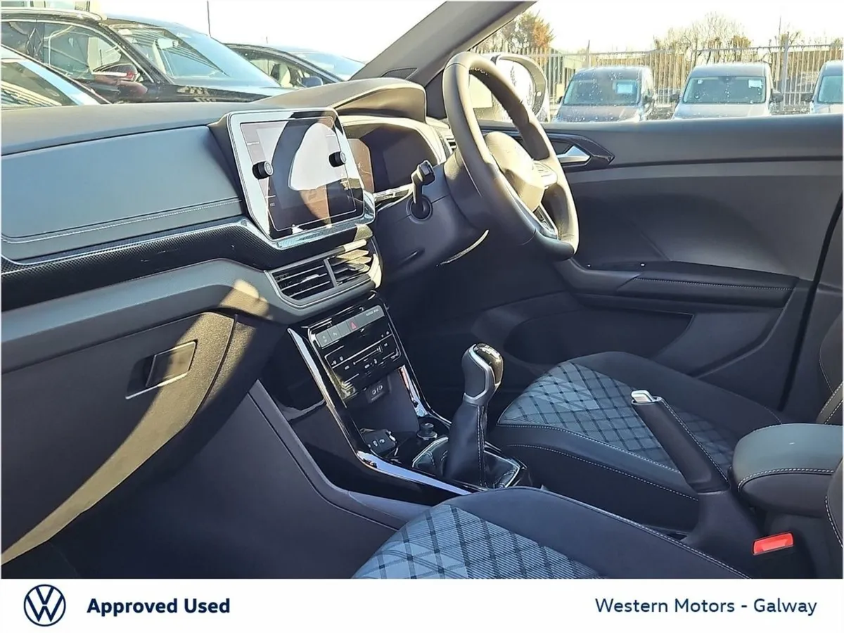 Volkswagen T-Cross R-line  Rear Camera parking Se - Image 4