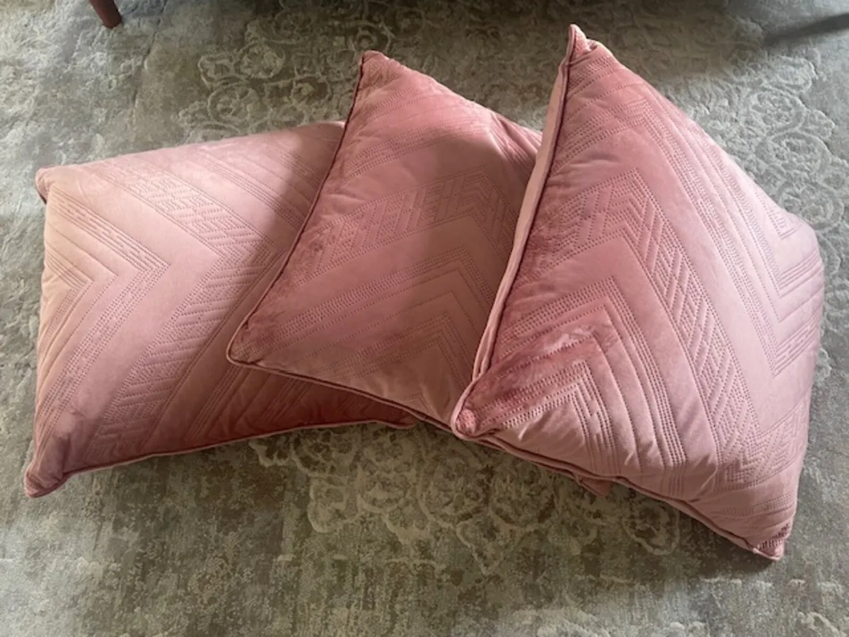 Bedroom furnishings - Image 4