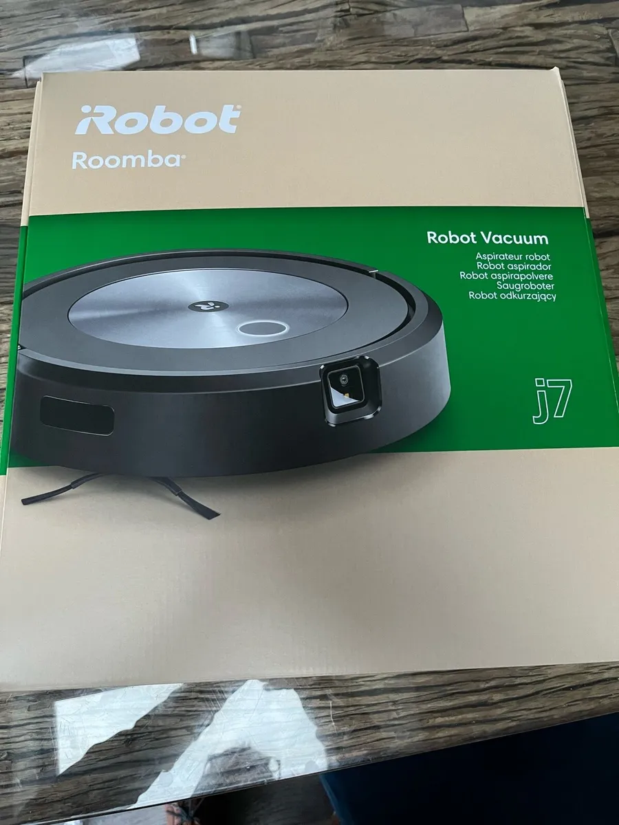 Robotic Hoover IRobot j7 vacuum - Image 1