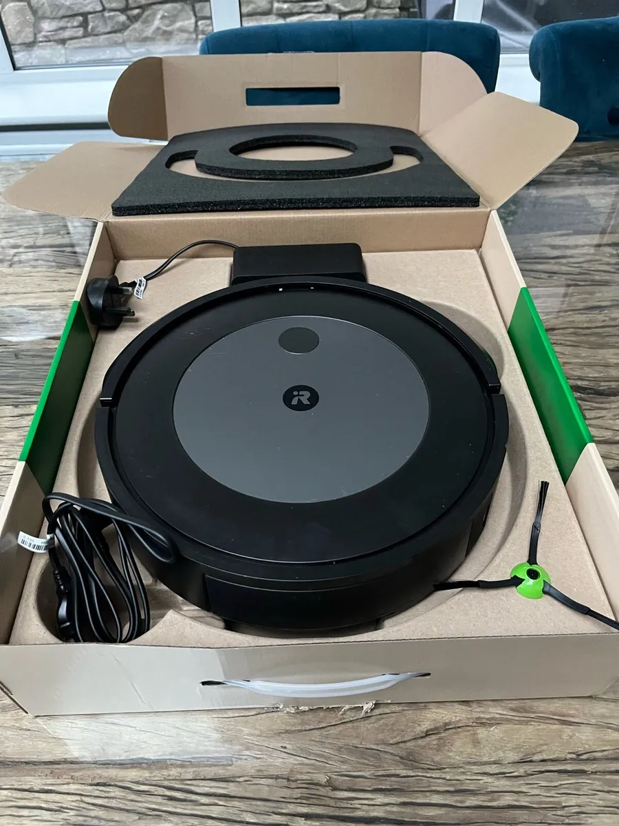 Robotic Hoover IRobot j7 vacuum - Image 4