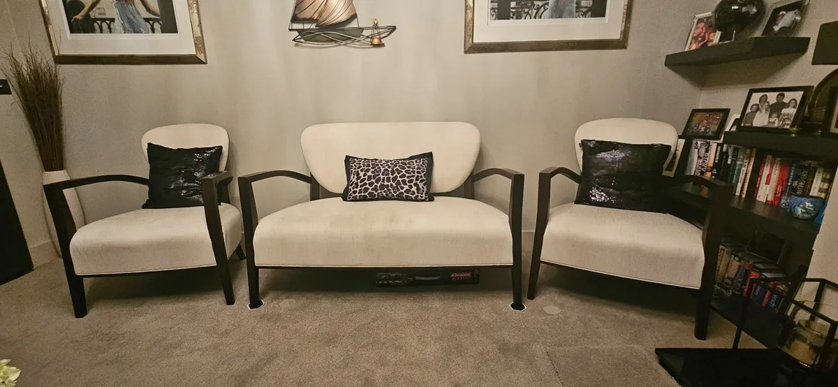 2 Seater and 2 chairs - Image 3