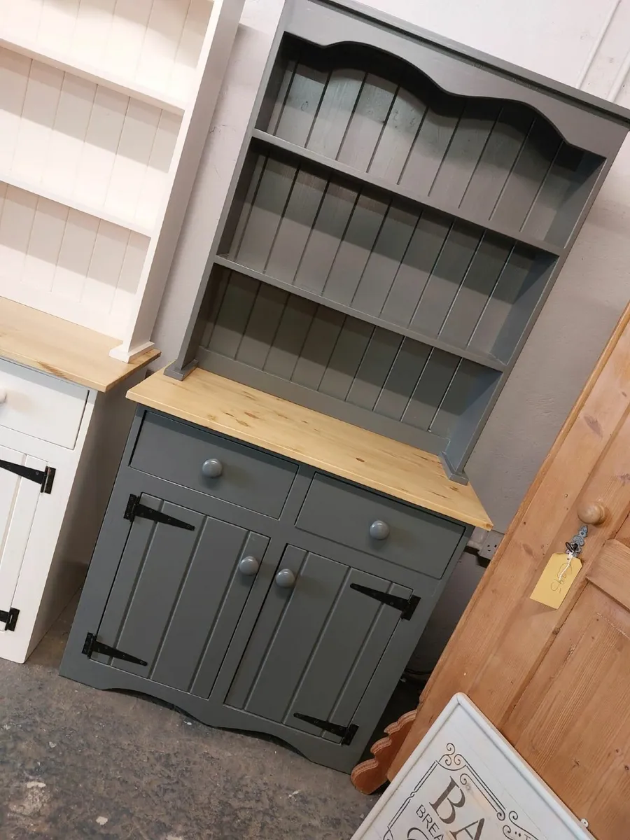 Kitchen dressers, pine workshop - Image 2
