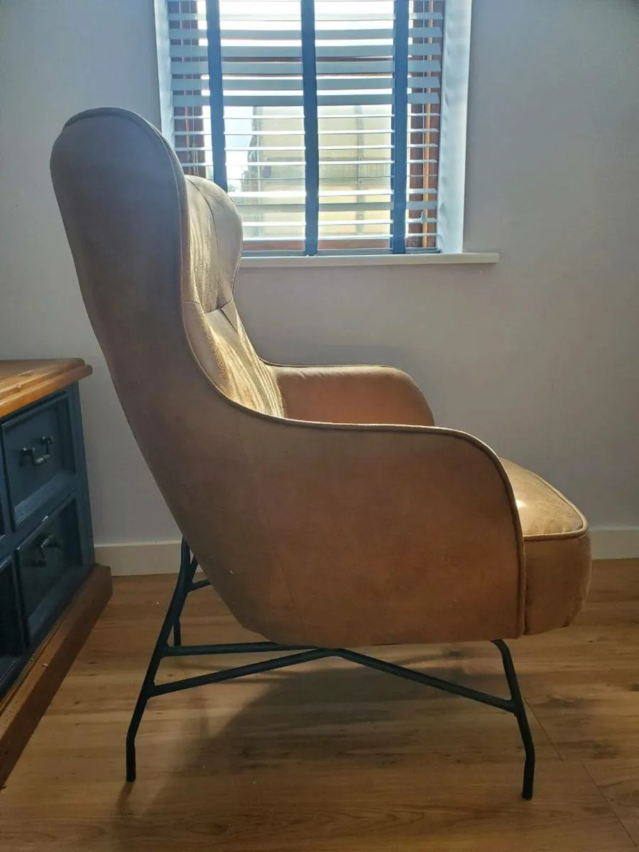 Arm chair - Image 1