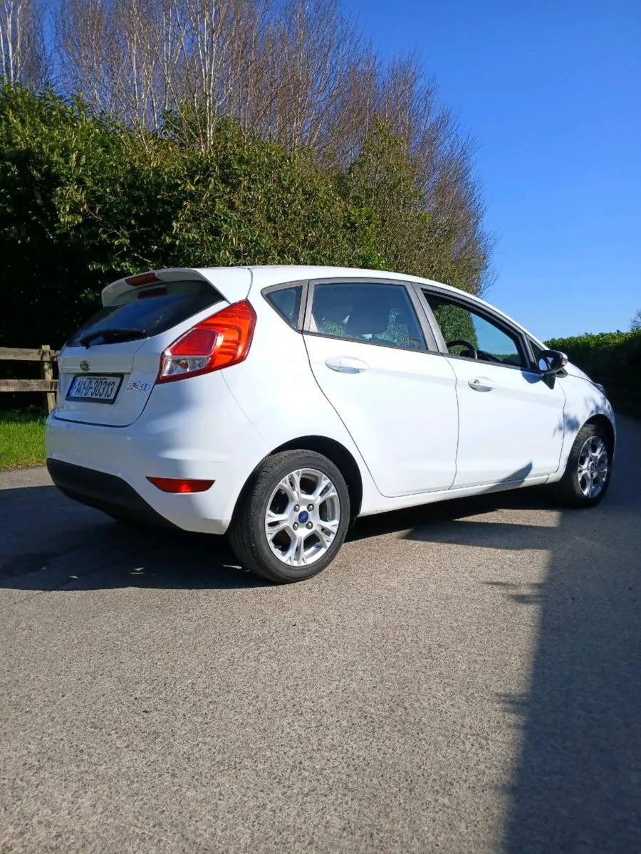 Ford fiesta - Image 4