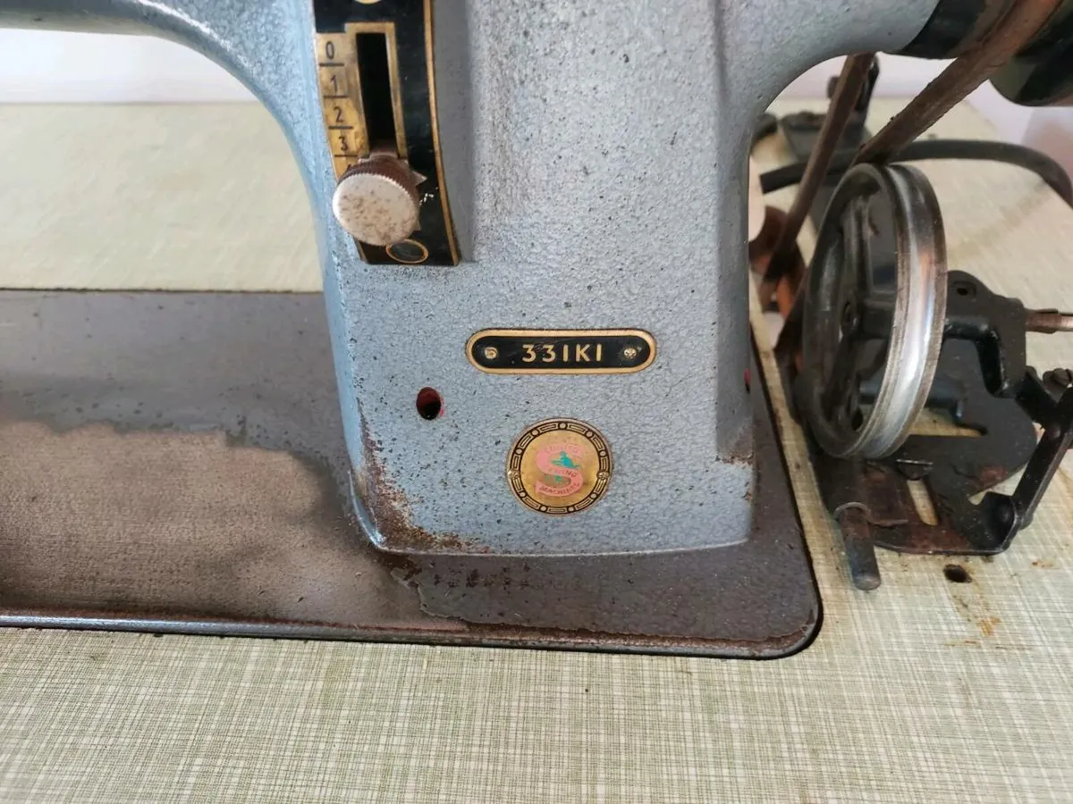 Singer  sowing  machine - Image 2