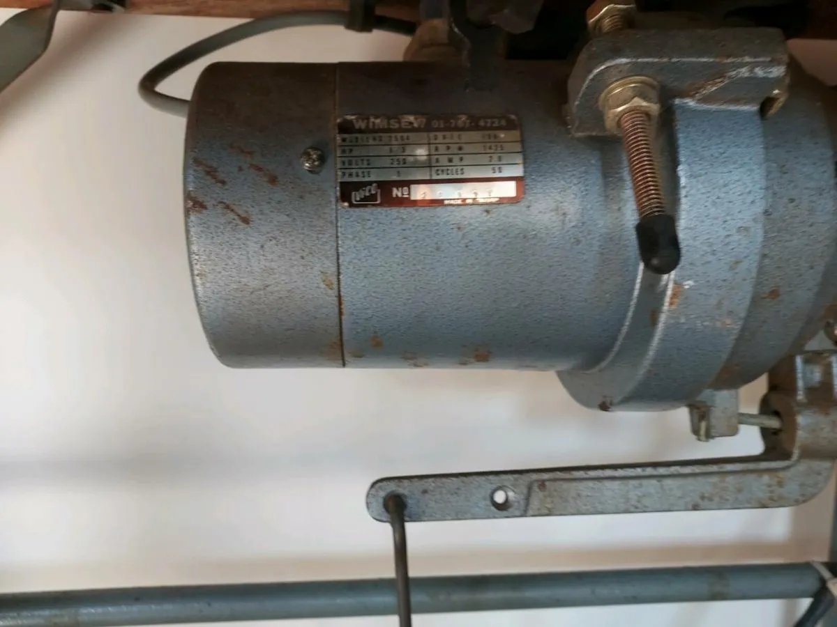 Singer  sowing  machine - Image 3