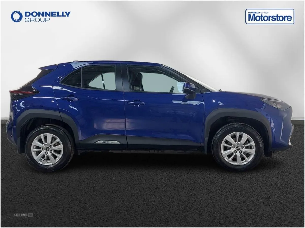 Toyota Yaris Cross 1.5 Hybrid Icon 5dr CVT - Image 3