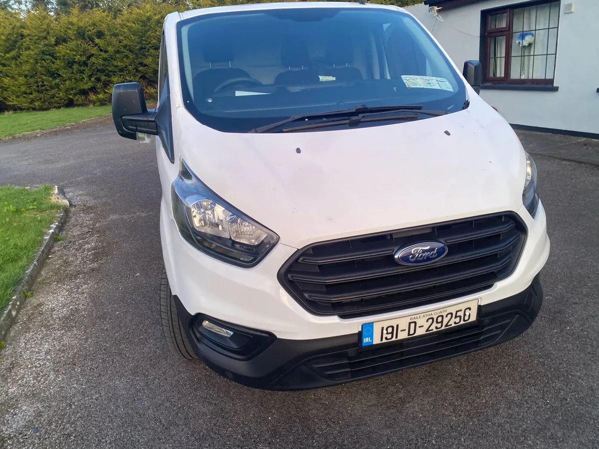191 FORD TRANSIT CUSTOM - Image 2