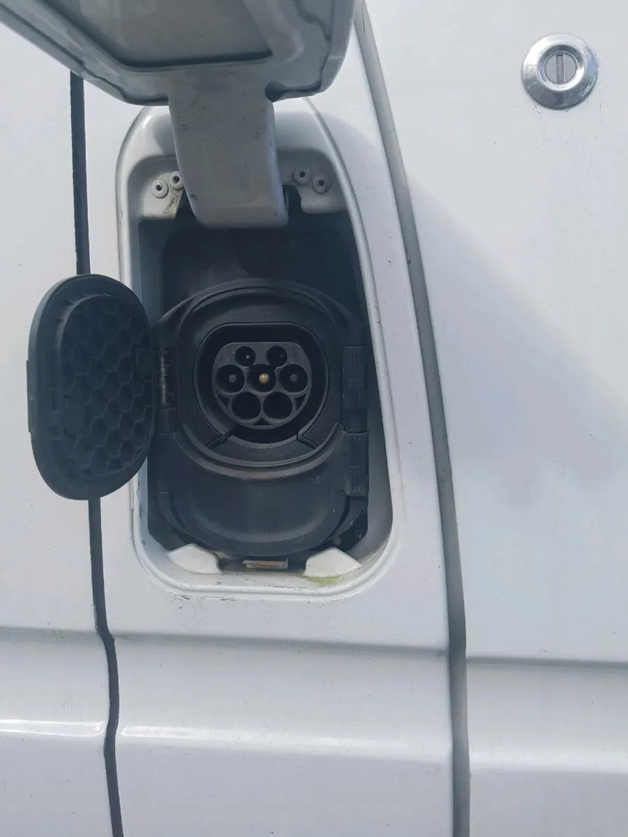 Ldv (Electric) ev80 van - Image 2