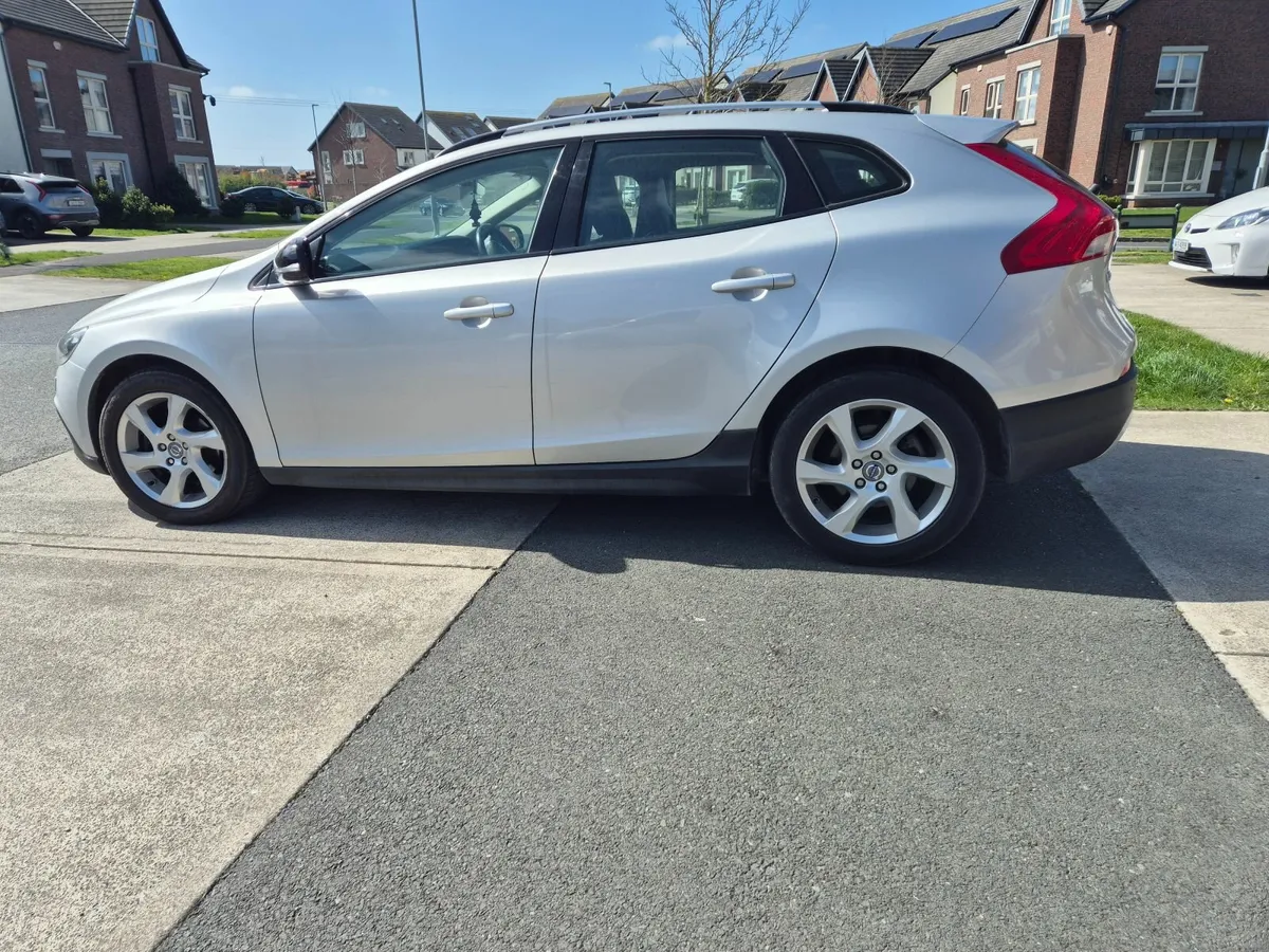 Volvo V40 2014 - Image 4