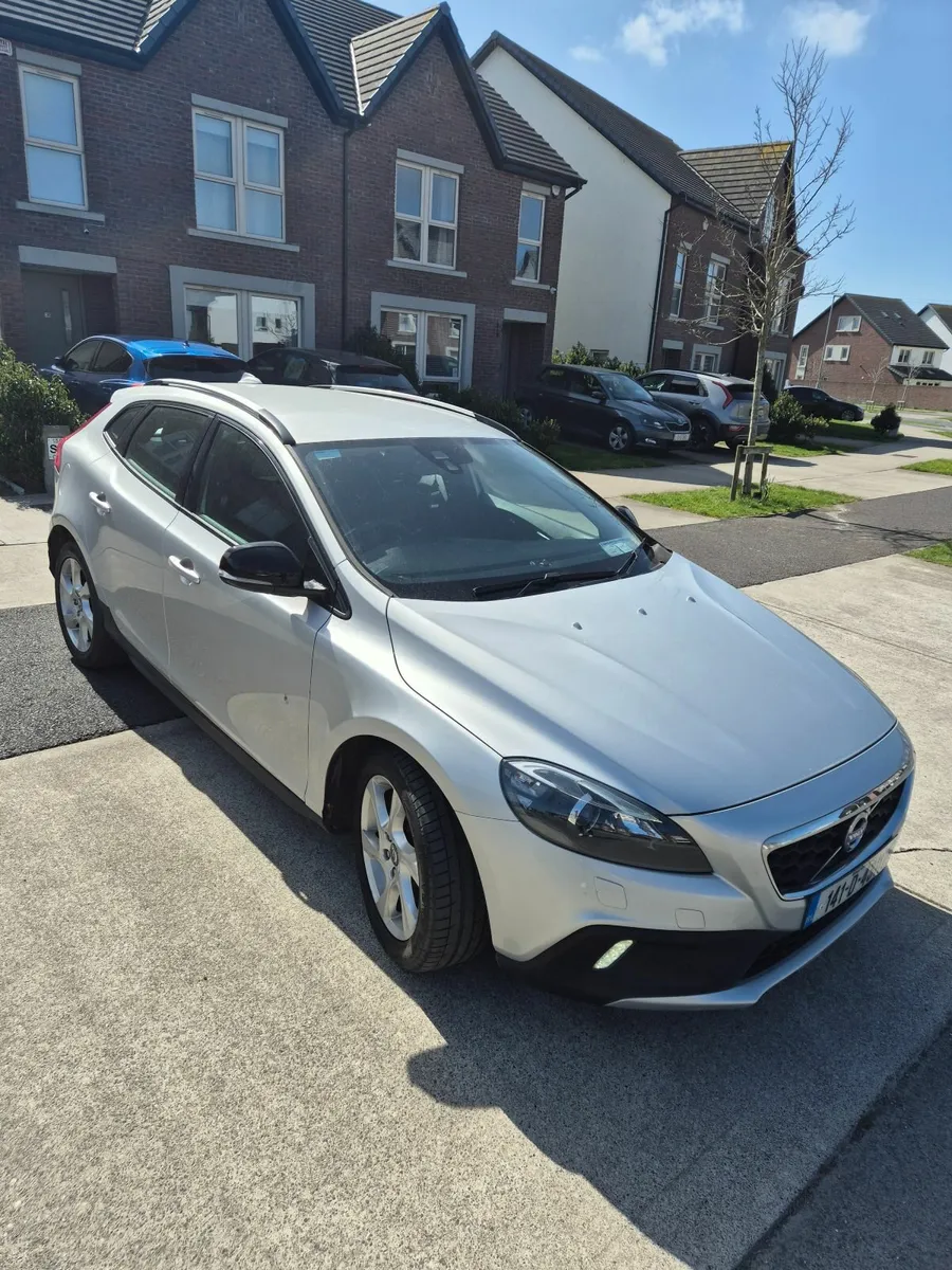 Volvo V40 2014 - Image 1