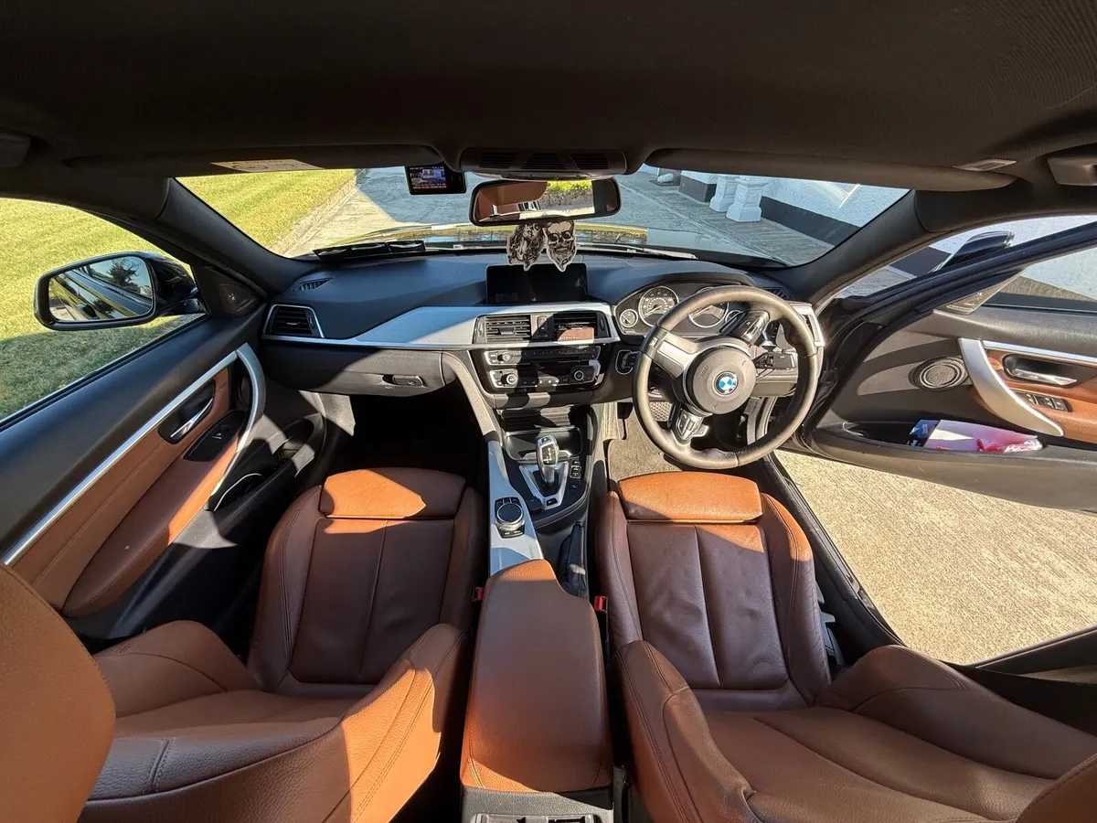 BMW 330e 2.0 M-Performance LCi, Led, Harman Kardon - Image 1