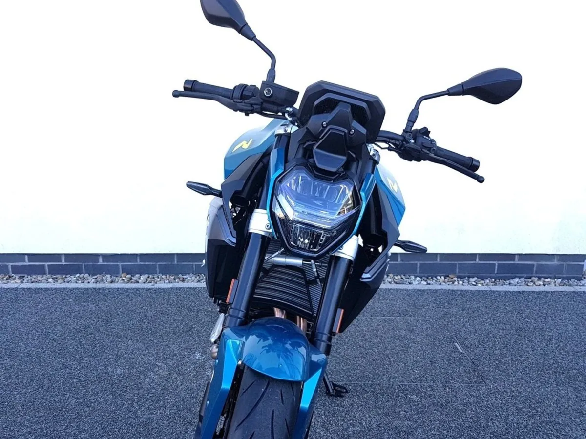 BMW F900R New Unregistered 6.9  Finance Available. - Image 4