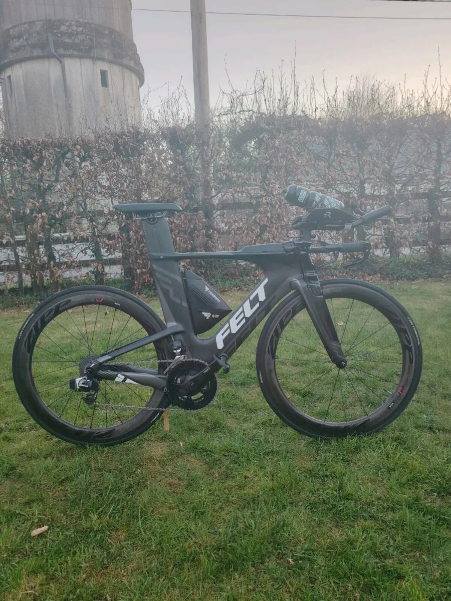 Felt Ia1 sram red eTap Triathlon/TT bike - Image 1