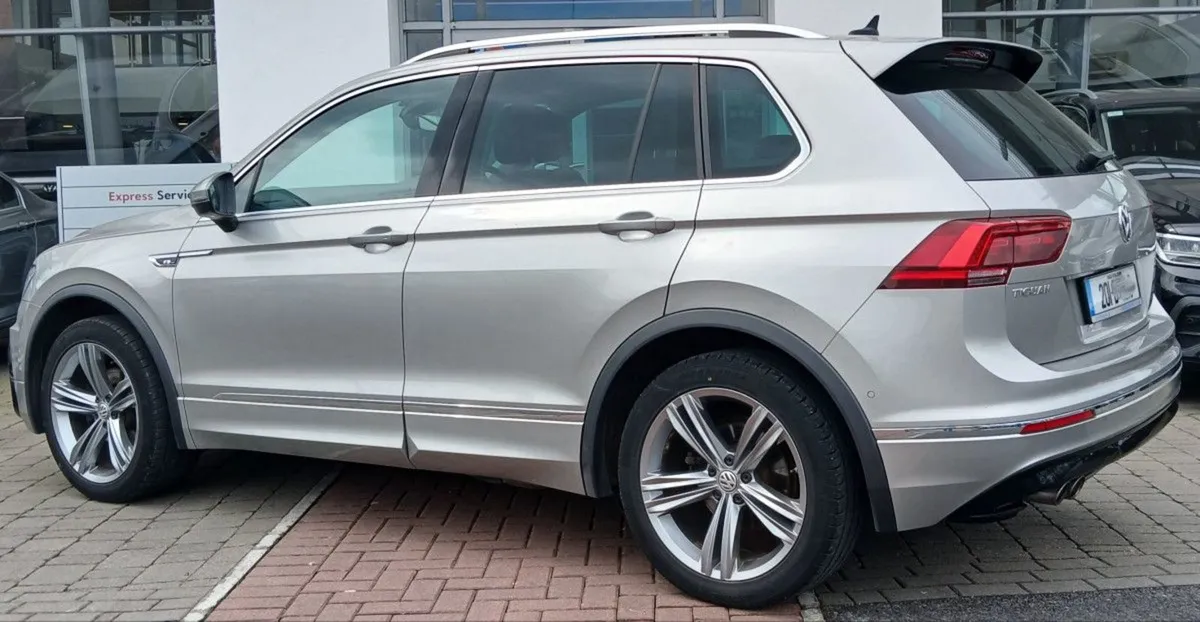 Volkswagen Tiguan R-line 2.0 TDI 150HP  rear View - Image 4