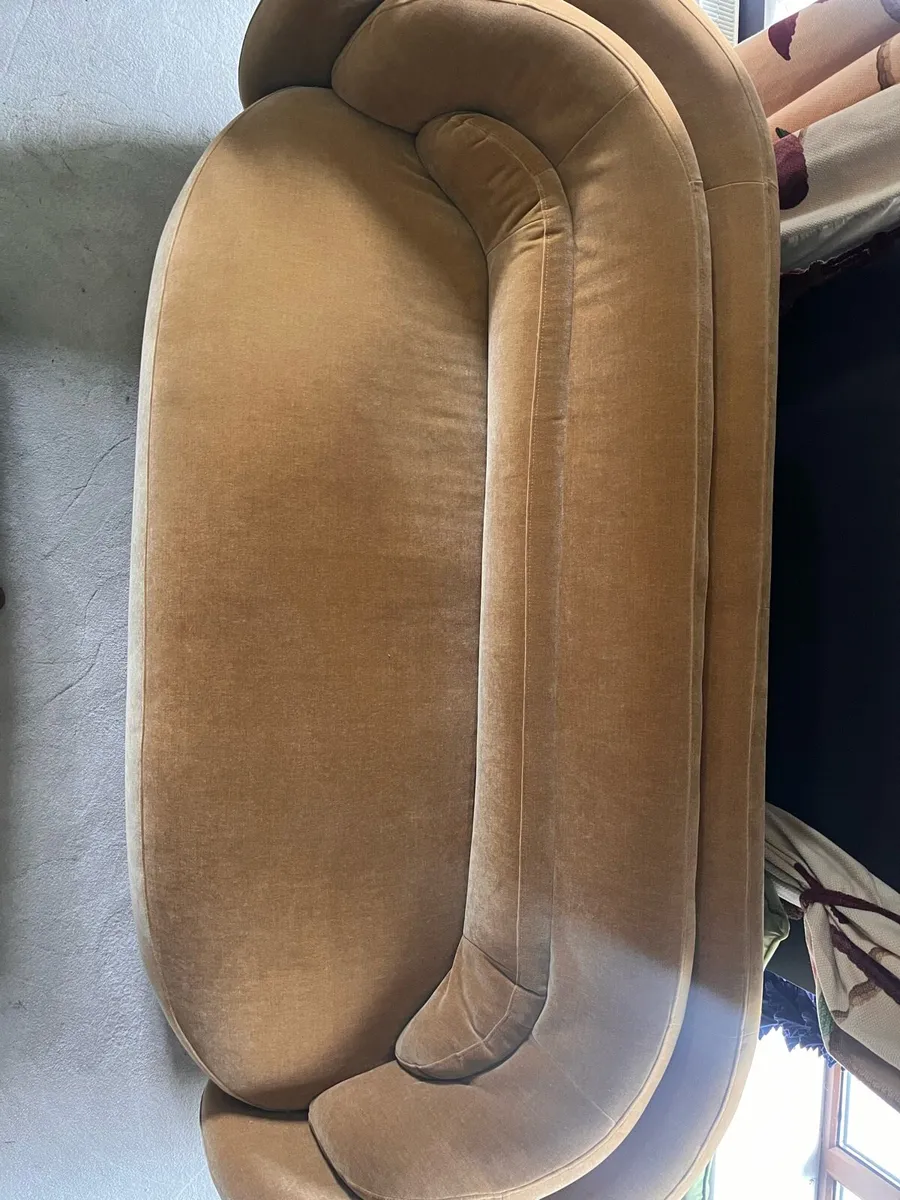 Couch - Image 4