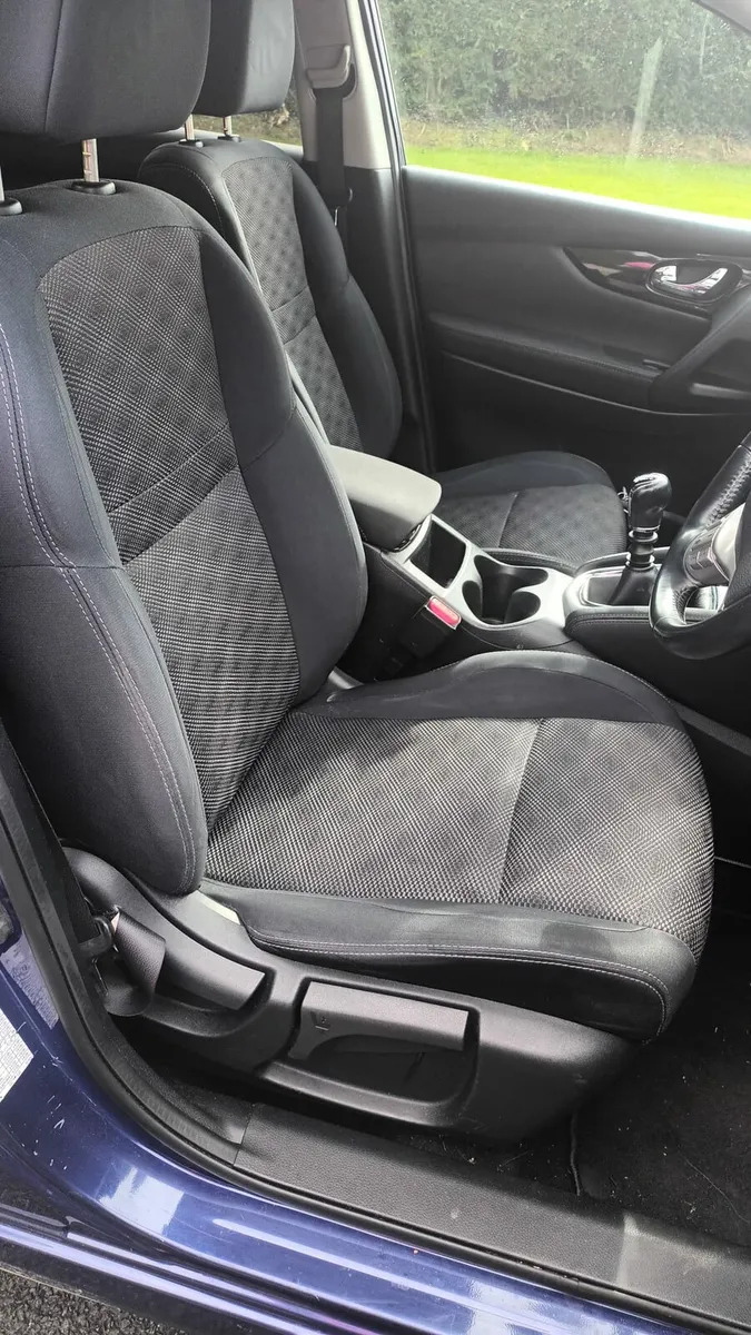 2015 Nissan Qashqai - Image 3