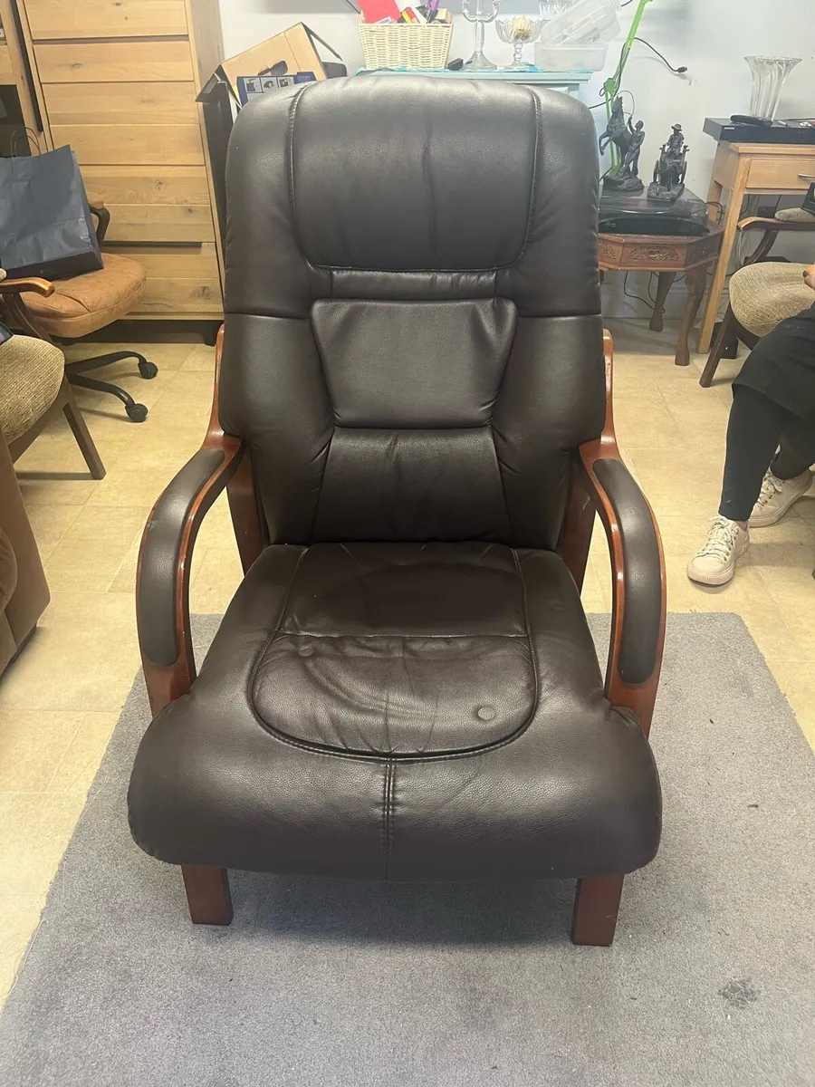 Selection Orthopaedic armchairs - Image 1