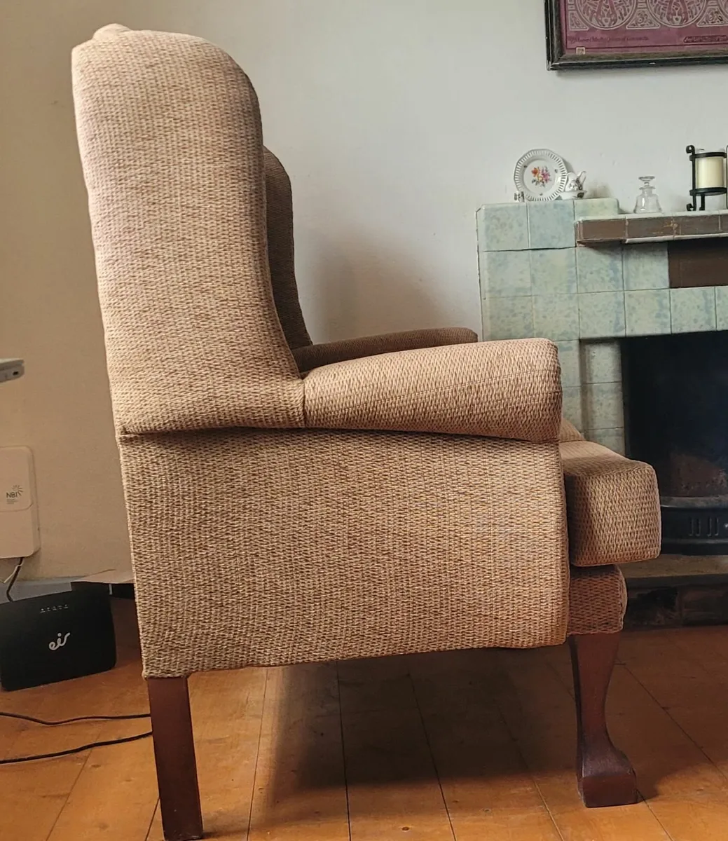 Settee - FREE - Image 2