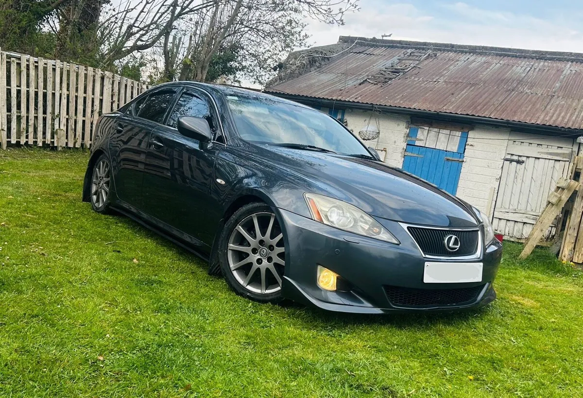 Lexus is250 - Image 1