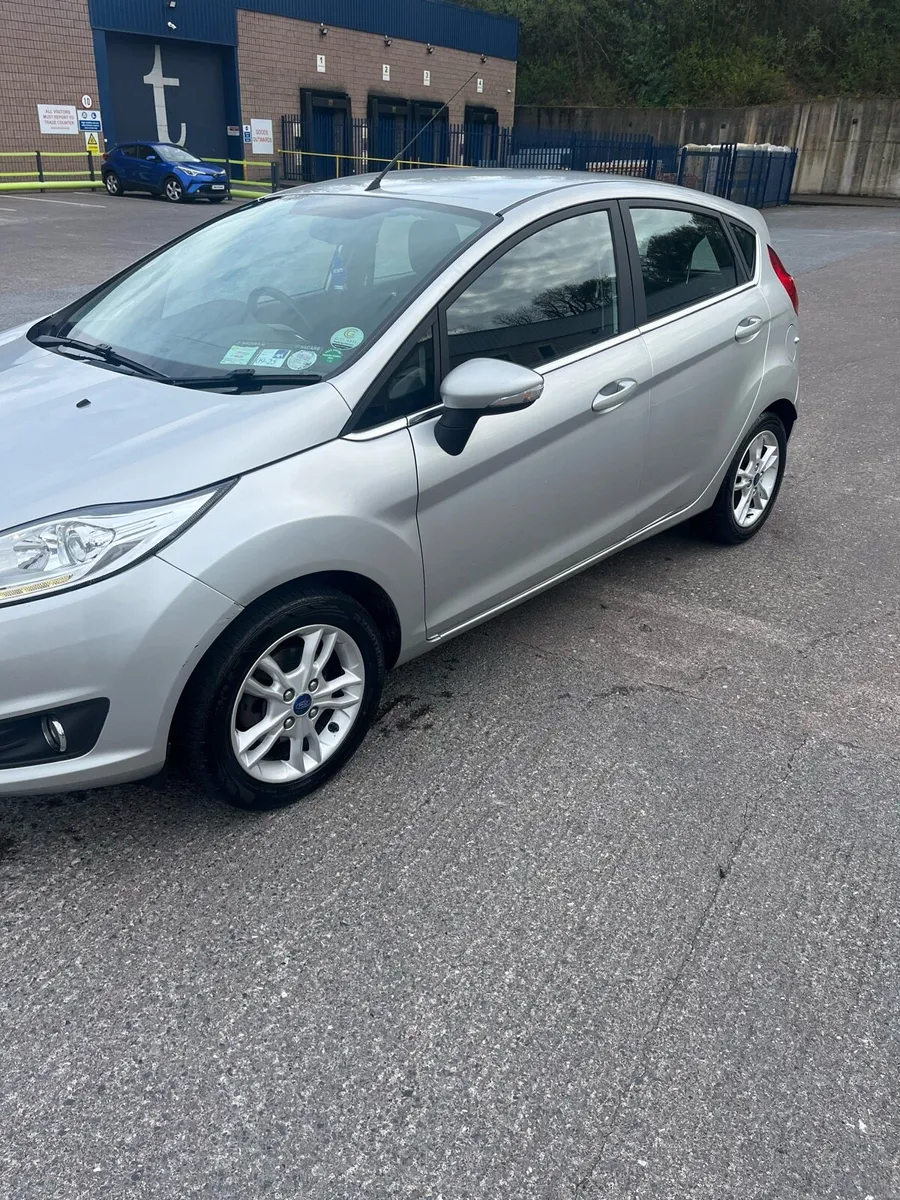 Ford Fiesta - Image 4