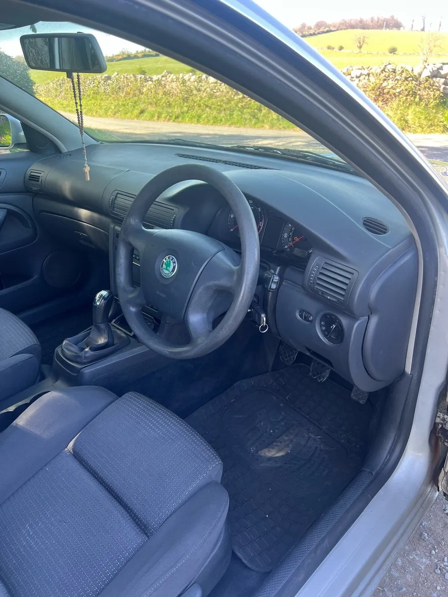 Skoda superb - Image 2